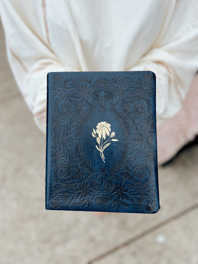 NLT Notetaking Bible - Versailles Theme