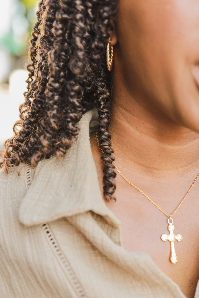 B Chain Thin Necklace in Gold