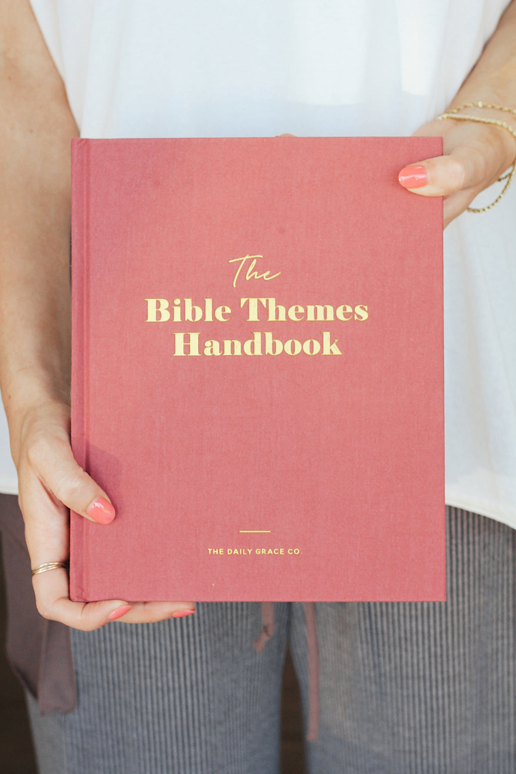 The Bible Themes Handbook - By Daily Grace co.
